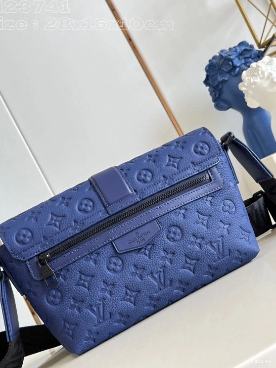 WIS VUITTON S-Cape LOUIS Messenger-28*16*10cm 0320